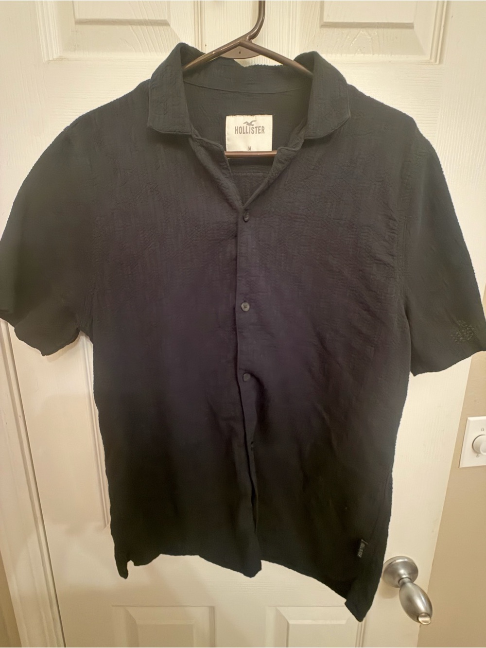 Hollister Men's Black Short Sleeve Button-Down Shirt